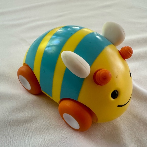 New Skip Hop ROLL PULL AND GO CAR BEE Baby Toys Activities EXPLORE AND MORE - Picture 1 of 8